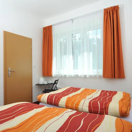 Habitat 16 Hotel 3*