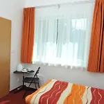 Ξενοδοχείο Habitat 16 3*