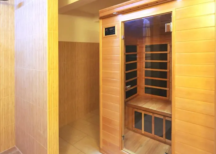 Habitat 16 Отель 3*