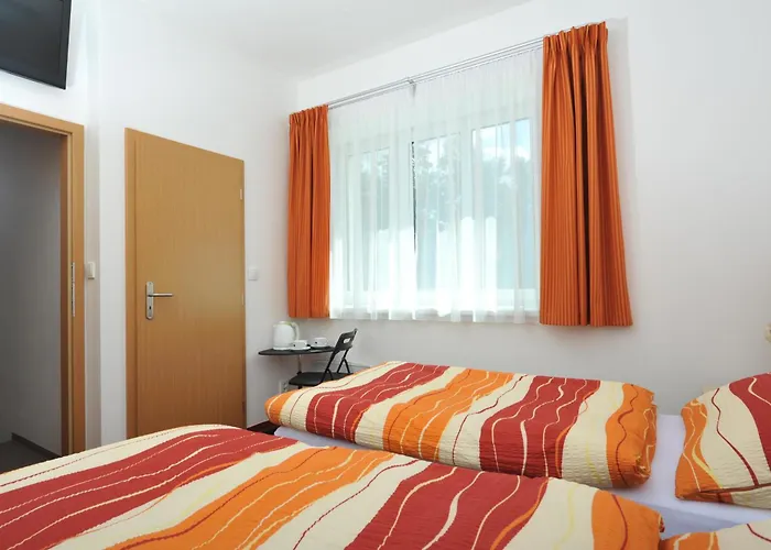 Habitat 16 Отель 3*